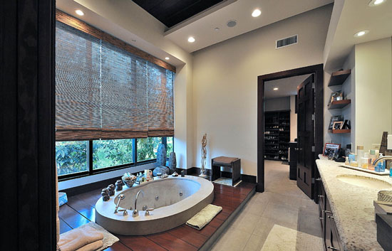 kim kardashian home 070212