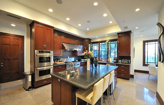 kim kardashian home 070212