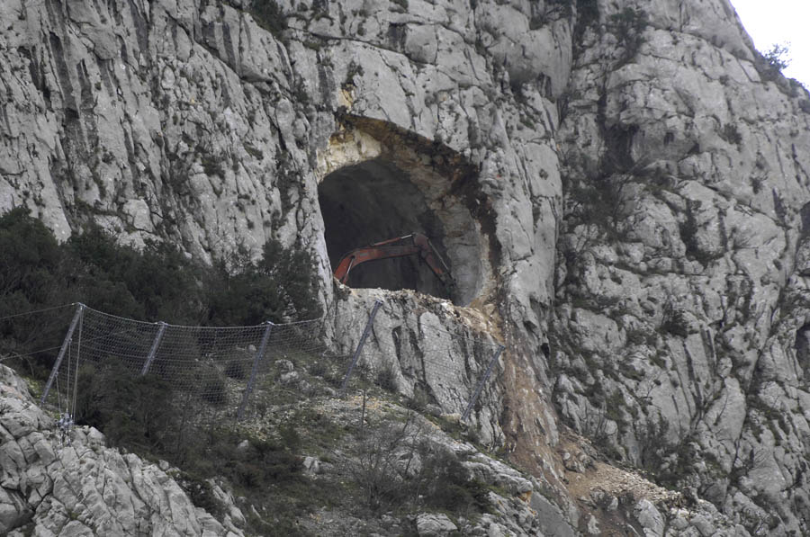 Split, 22.01.2013 -  Probijen je tunel koji je dio zaobilaznice Omisa