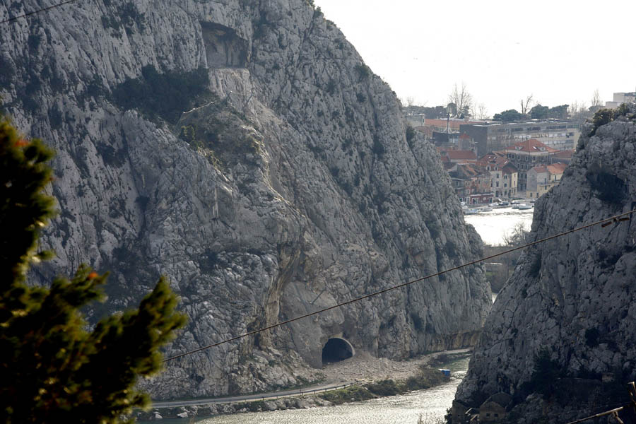 Omis, 25.01.2013 - Probijen tunel Omis nad kanjonom rijeke Cetine