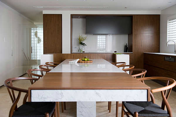 enterijer stana trpezarija