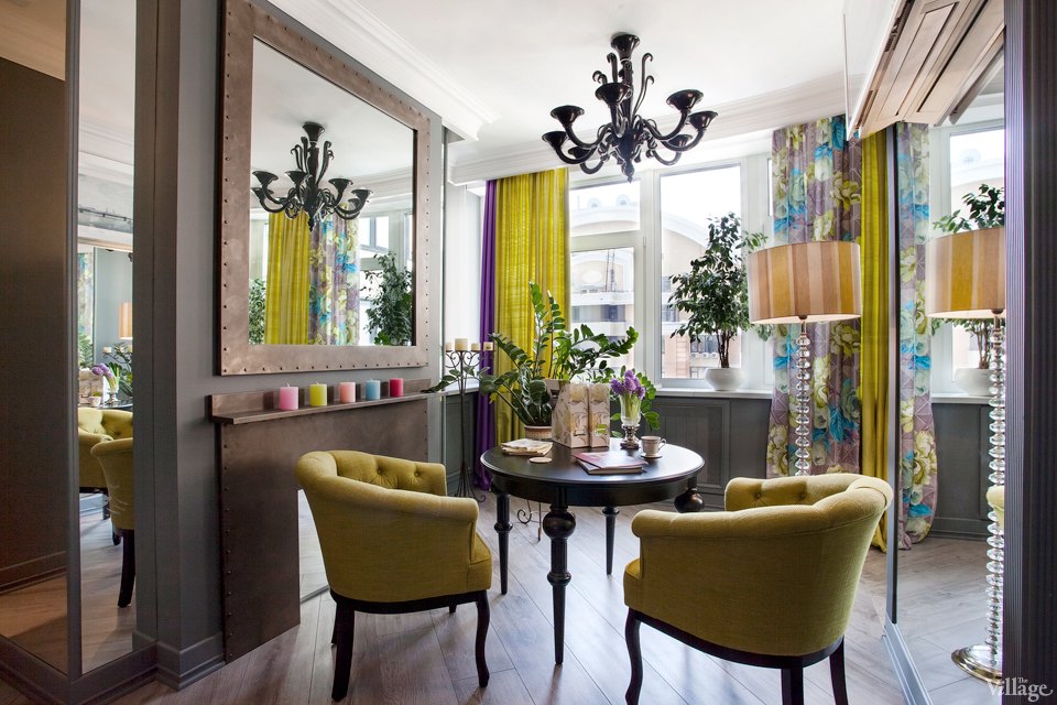 klasican stan uredjenje fotelje