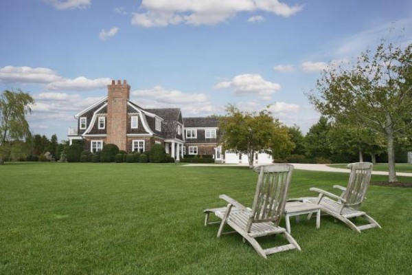 jennifer-lopez-buys-in-the-hamptons-2