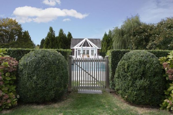 jennifer-lopez-buys-in-the-hamptons-7