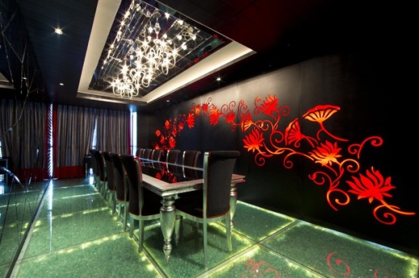 Directors-dining-lounge-700x466