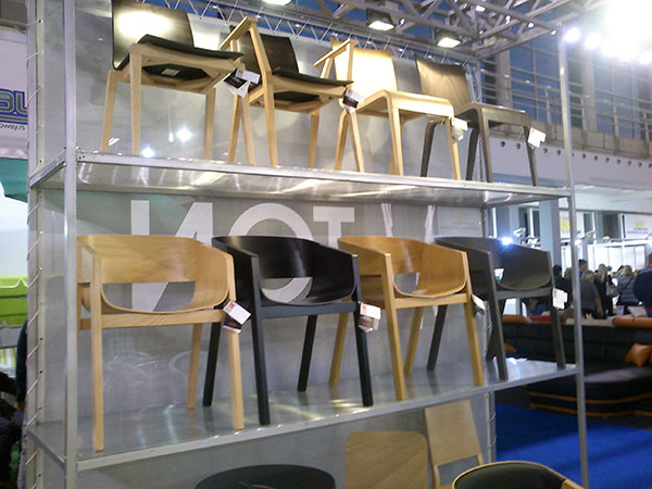 sajam-namsetaja-stolice-drvene