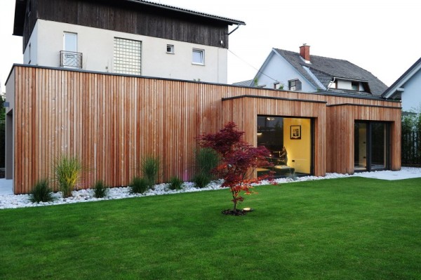 The-villa-back-of-house-garden