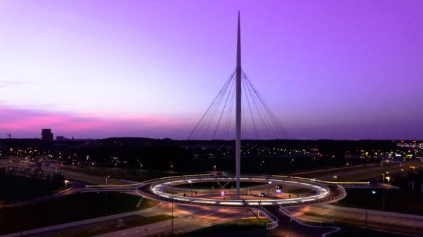 worlds-first-suspended-bicycle-roundabout-3