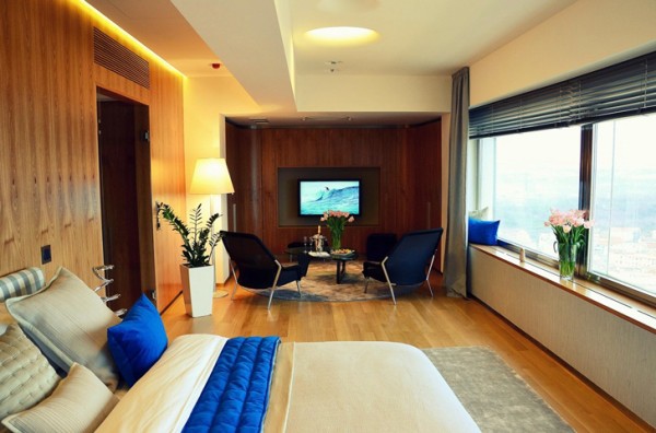Prague-television-tower-one-room-hotel-3