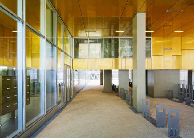 pozlacena-zgrada-pariz-06