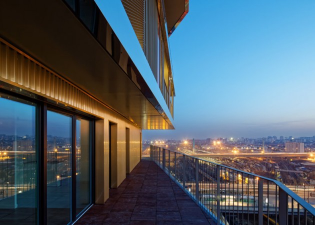 pozlacena-zgrada-pariz-13