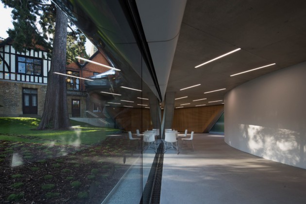 Investcorp building 05