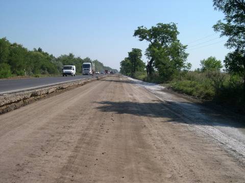 Posle tretmana: asfalt u tri sloja (23 cm), sloj betona (20 cm), zaštitni sloj protiv mržnjenja (15 cm), stabilizacija 50 MPa (35 cm)
