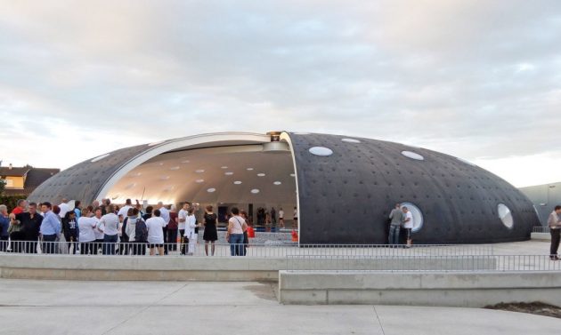 Tournesol-Swimming-Pool-Refurbishment-by-Urbane-Kultur-Hi-Macs-2