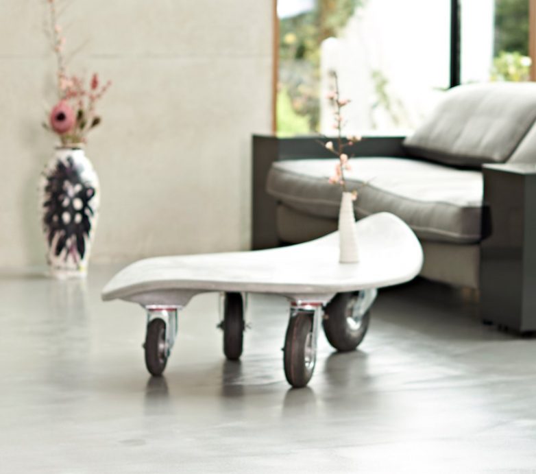 Betonski stolić sa točkićima