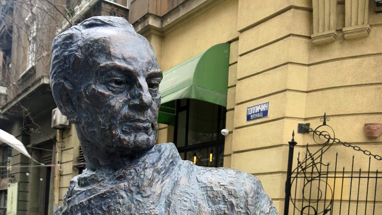 Deroko Deroko ponovo na Topličinom vencu: Profesor se vratio kući - Gradnja