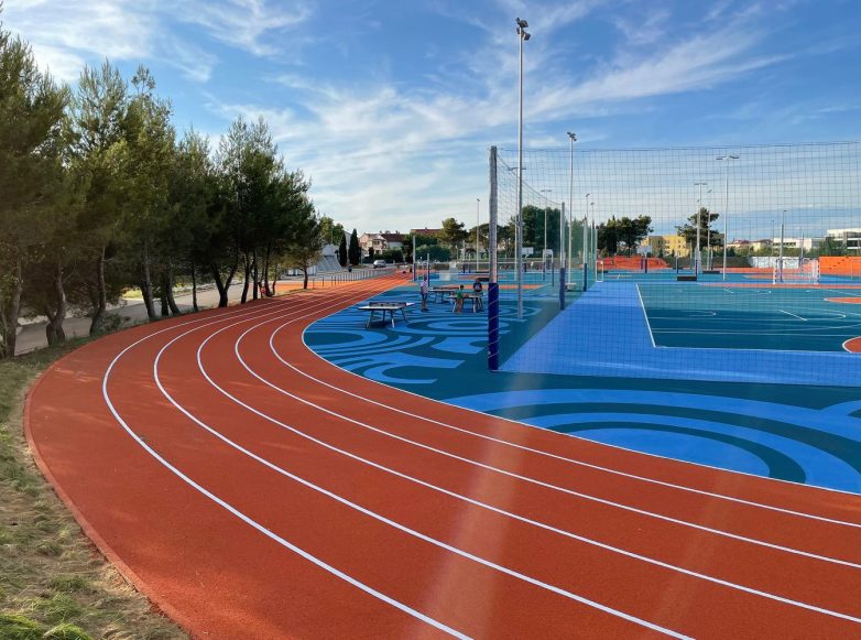 Rekonstruisani sportski teren uz OŠ „Marija i Lina“ u Umagu; Foto: Studio MAU