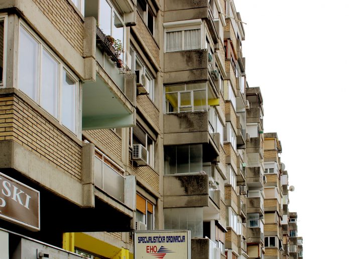 Grupacija dvotraktnih stambenih blokova u Bloku 3 (1970–1971) – Arh. Milan Lojanica, Borivoje Jovanović i Predrag Cagić; Foto: dr Goran V. Anđelković, u. d. i. a.