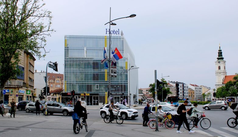 Hotel “Centar” (2008–2011); Arh. Branislav Mitrović sa timom saradnika; Foto: dr Goran V. Anđelković, u. d. i. a.