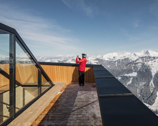 Iz vidikovca se pruža prostran pogled na Tirolske Alpe; Foto: Christian Flatscher