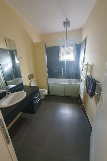 Kupatilo 1 – pre; Foto: Gradnja.rs