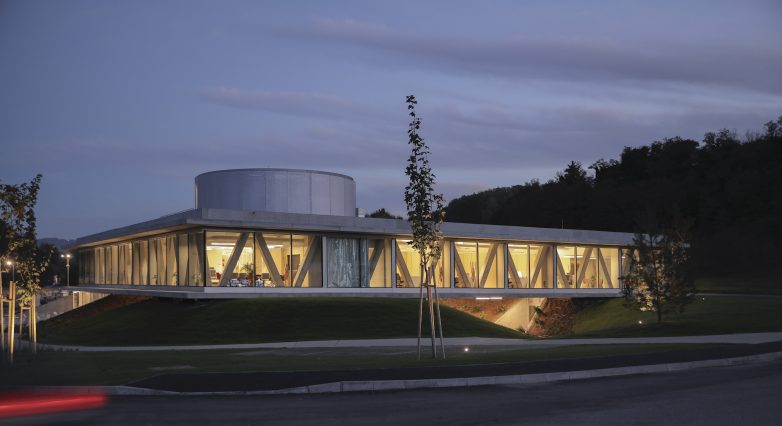 Nagradu Viktor Kovačić osvojili su MVA/Mikelić Vreš Arhitekti za Proizvodno-poslovnu zgradu Dubrovčan; Foto: Jure Živković