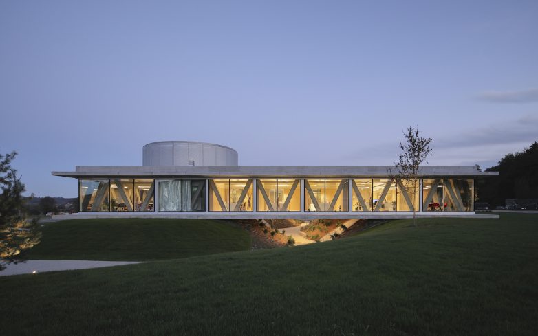 Najbolje od komšija: Proizvodno-poslovna zgrada Dubrovčan u istoimenom mestu u Hrvatskoj | Foto: Jure Živković