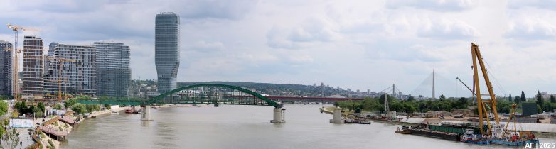 Stari savski most sa čeličnim segmentima između stubova »3«, »4« i »5« i mađarskom dizalicom Klark Adam na Savi u panorami Beograda | Foto: dr Goran V. Anđelković