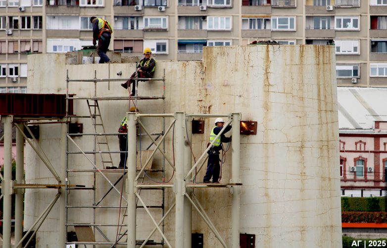 Radnici na stubu »2« Starog savskog mosta | Foto: dr Goran V. Anđelković