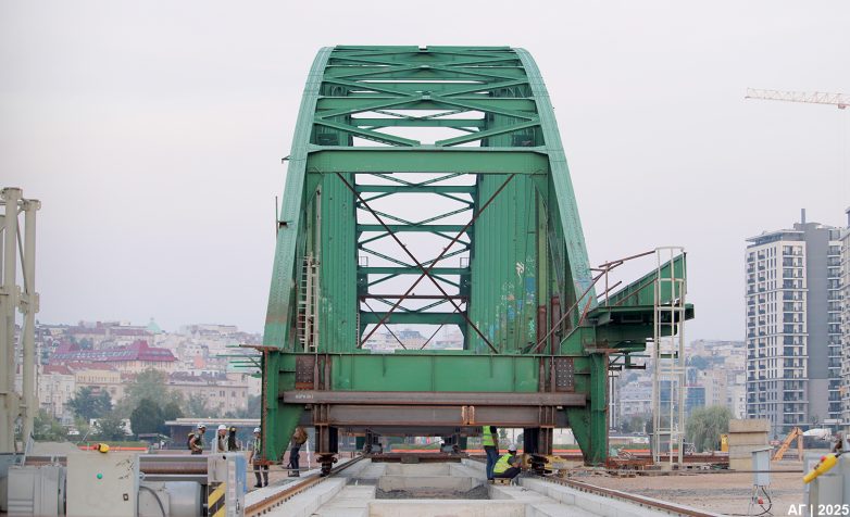 Čeona strana zelenog luka Starog savskog mosta na novobeogradskoj obali reke Save| Foto: dr Goran V.
Anđelković