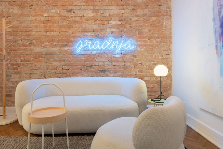 Redakcija Gradnje — mesto gde svakodnevno nastaju priče o arhitekturi i gradnji; Foto: Igor Conić