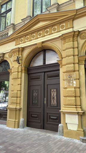 Vrata i fasada – posle | Foto: Subotica Is Not Dead